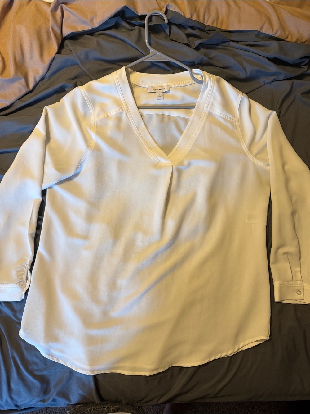 Nine West White V-Neck Long Sleeve Blouse